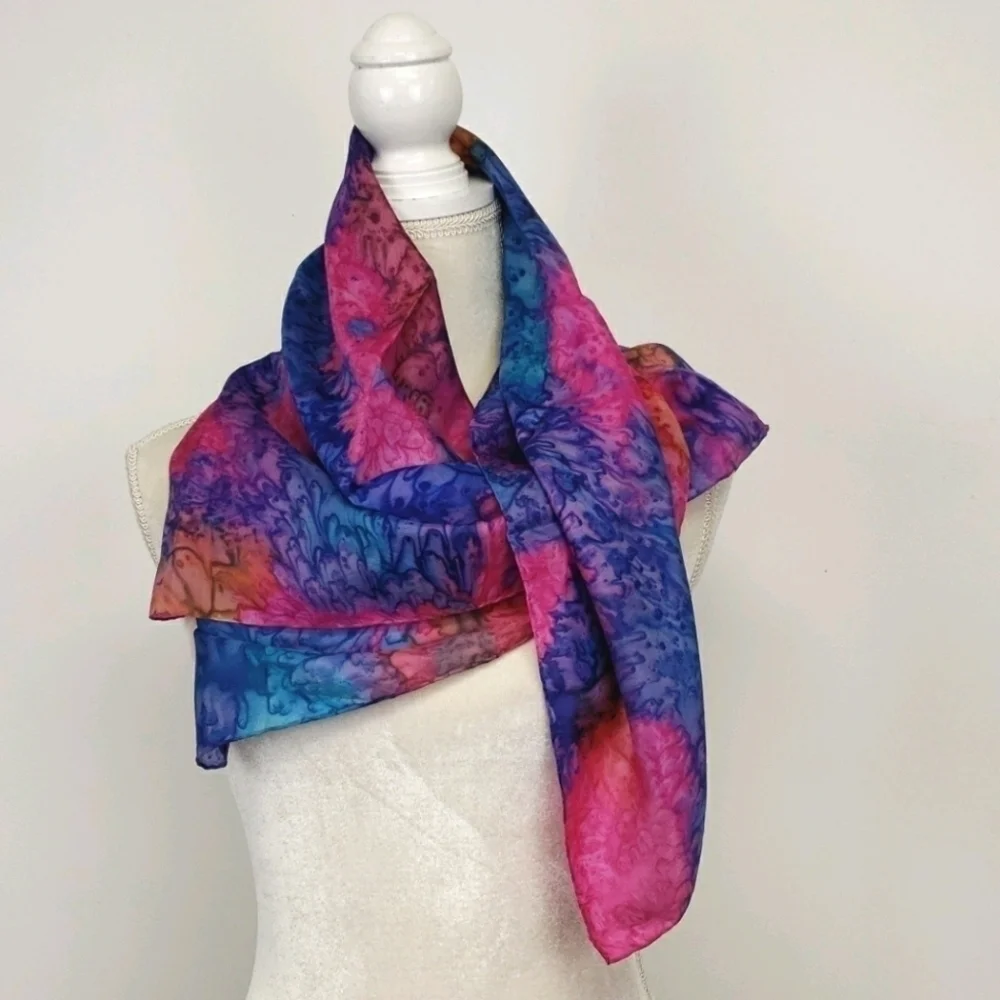 Vintage Hand Rolled Silk Scarf Tie Dye/Batik 35x33 Beautiful Gift
